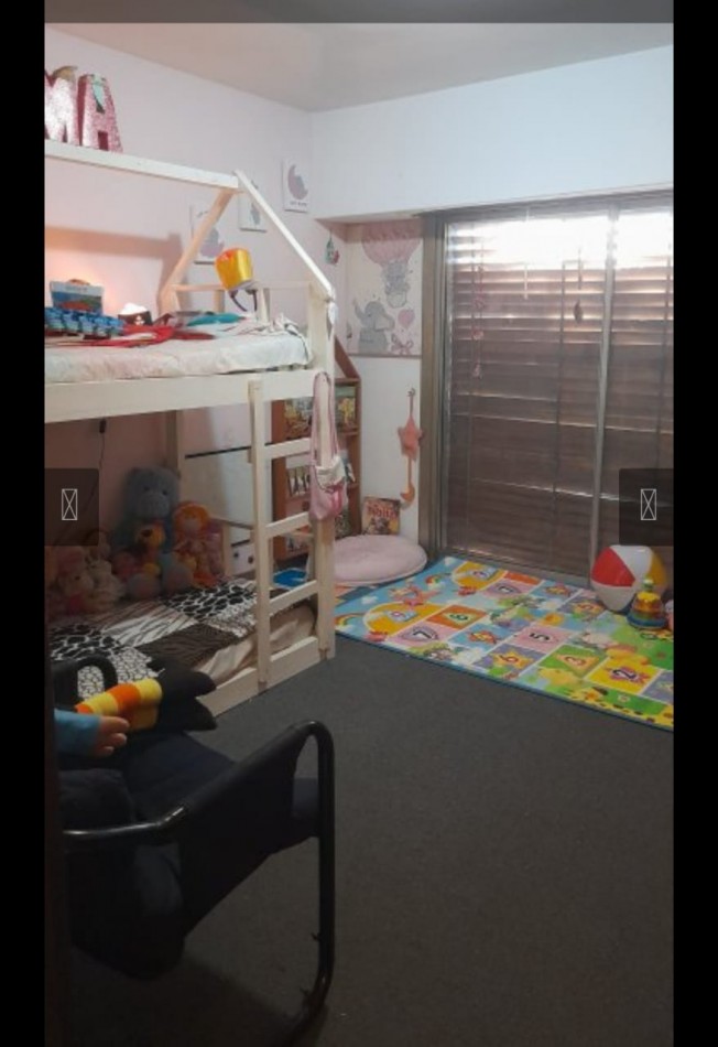 CASA DE 2 PLANTAS, VENTA, ADROGUE. A UNA CUADRA DE AV. HIPOLITO YRIGOYEN