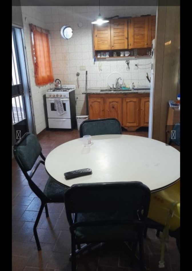 CASA DE 2 PLANTAS, VENTA, ADROGUE. A UNA CUADRA DE AV. HIPOLITO YRIGOYEN