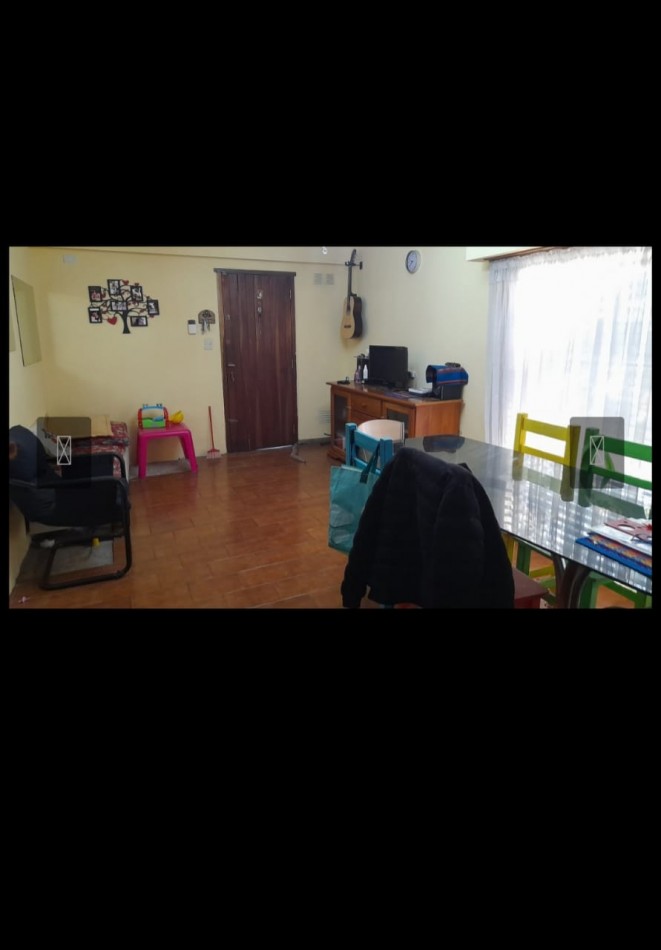 CASA DE 2 PLANTAS, VENTA, ADROGUE. A UNA CUADRA DE AV. HIPOLITO YRIGOYEN
