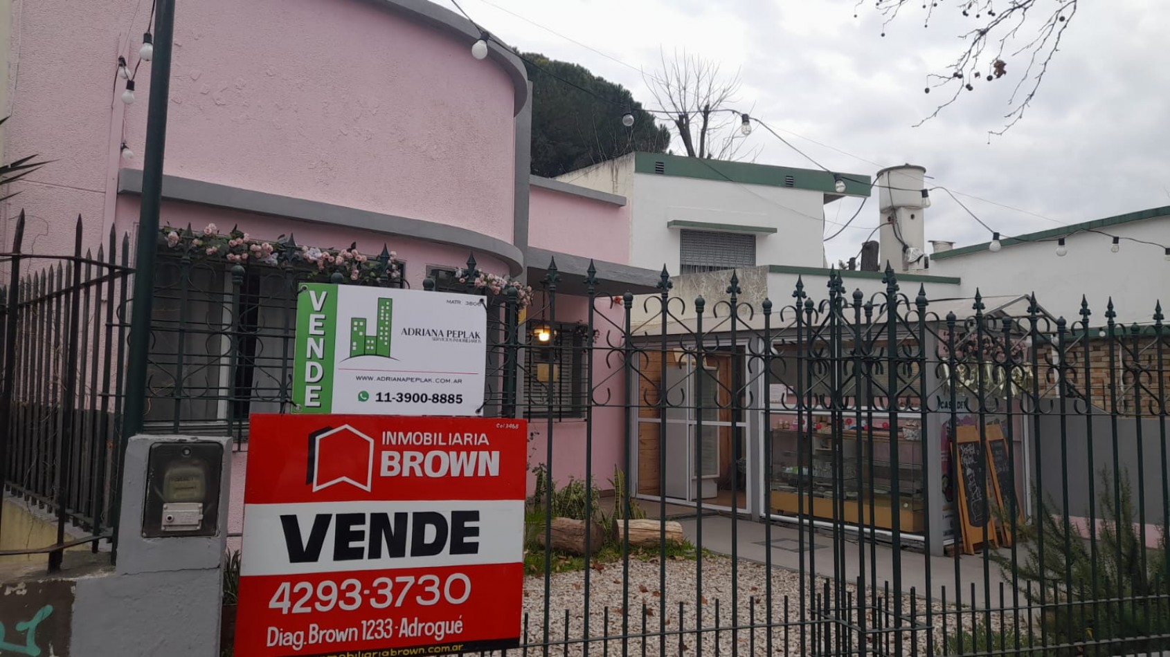 CASA EN VENTA SOBRE AV. ESPORA AL 300, ADROGUE. NUEVO PRECIO. OPORTUNIDAD
