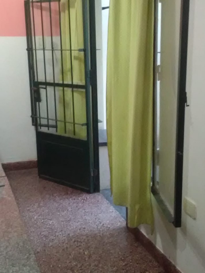 CASA EN VENTA SOBRE AV. ESPORA AL 300, ADROGUE. NUEVO PRECIO. OPORTUNIDAD