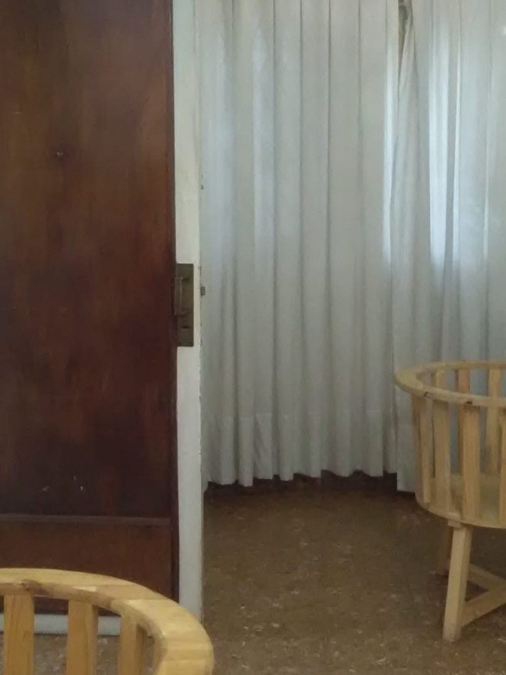 CASA EN VENTA SOBRE AV. ESPORA AL 300, ADROGUE. NUEVO PRECIO. OPORTUNIDAD