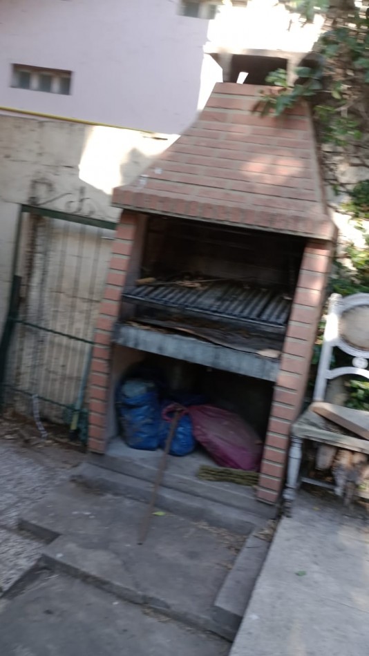CASA EN VENTA SOBRE AV. ESPORA AL 300, ADROGUE. NUEVO PRECIO. OPORTUNIDAD