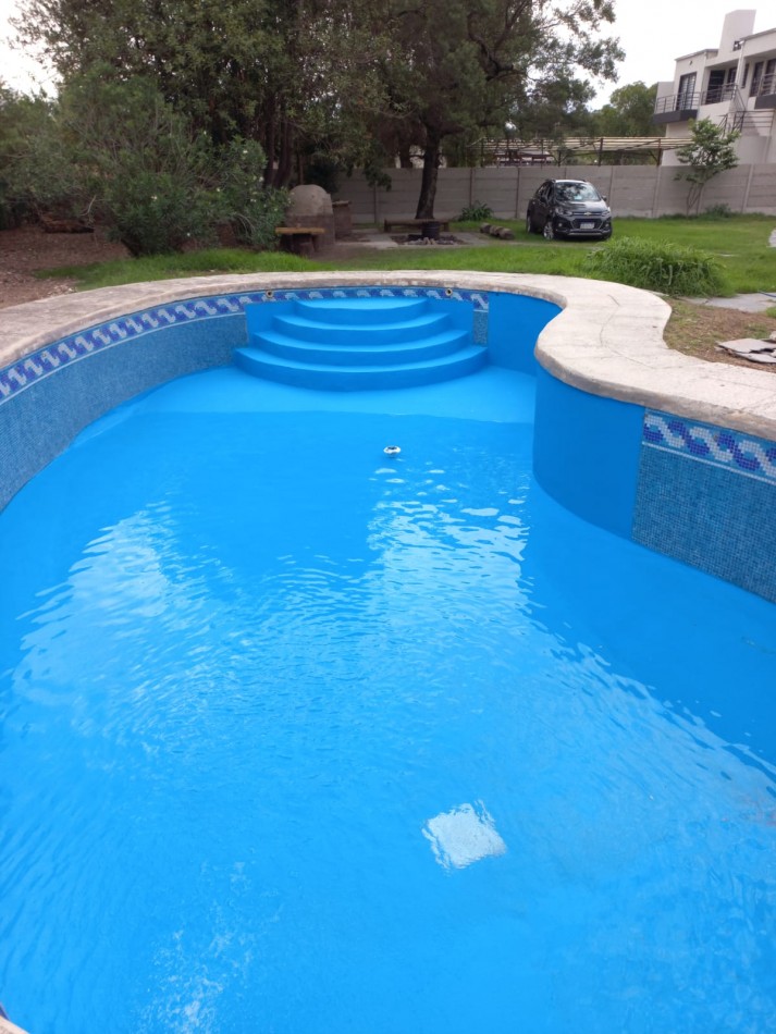 IMPERDIBLE. ESPECTACULAR CASA QUINTA EN GUERNICA, CERCA DE TODO. 2 CASAS EN UNA, SE VENDEN EN BLOCK O INDIVIDUAL. USO COMERCIAL Y/O PROFESIONAL