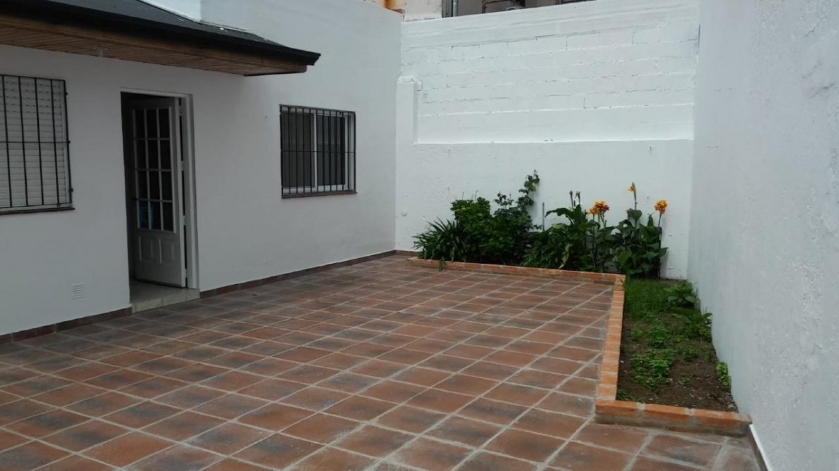 CASA EN VENTA , 2 DORMITORIOS, BERNAL, NUEVO PRECIO