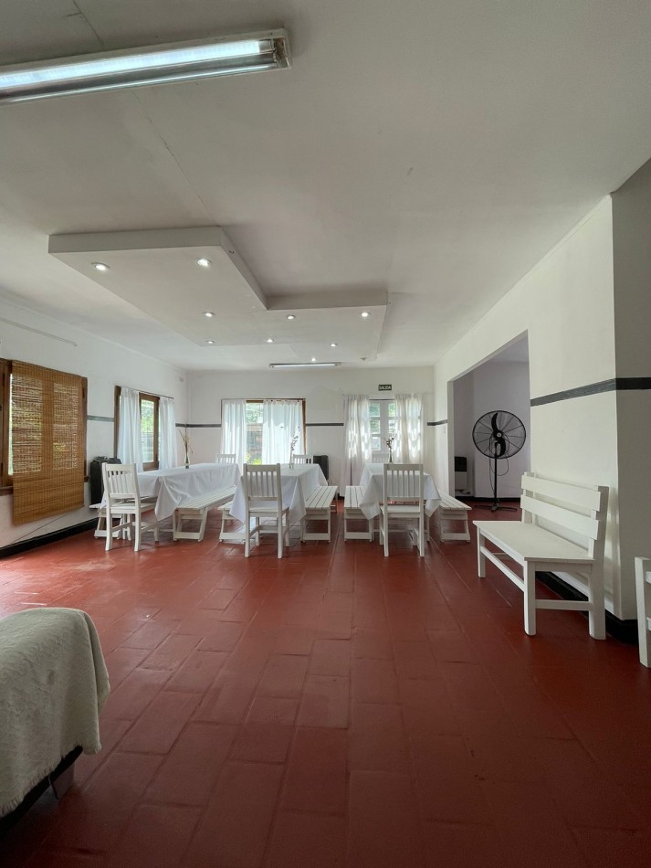 IMPERDIBLE. ESPECTACULAR CASA QUINTA EN GUERNICA, CERCA DE TODO. 2 CASAS EN UNA, SE VENDEN EN BLOCK O INDIVIDUAL. USO COMERCIAL Y/O PROFESIONAL