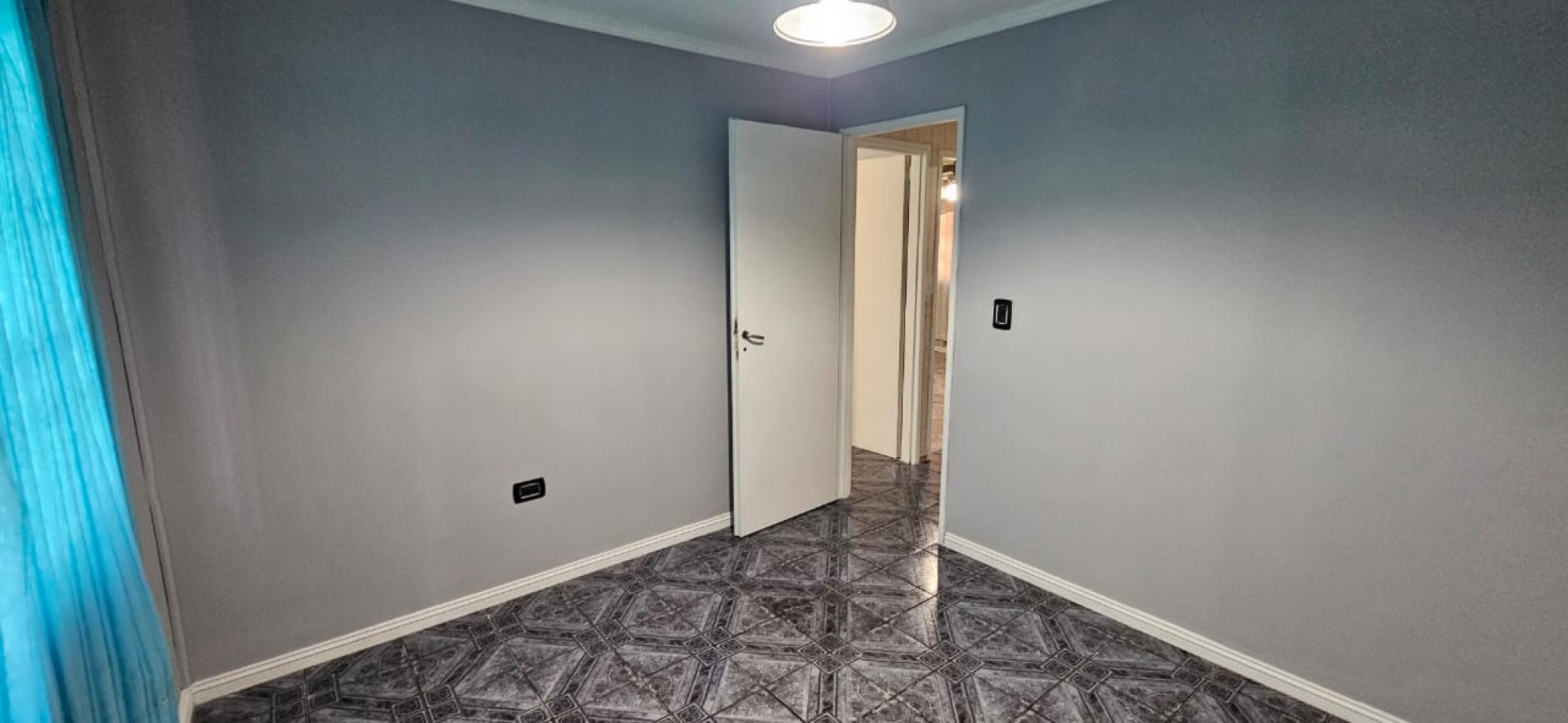 CHALET EN LANUS ESTE, 3 DORMITORIOS Y UN MONOAMBIENTE. APTO PARA 2 FAMILIAS