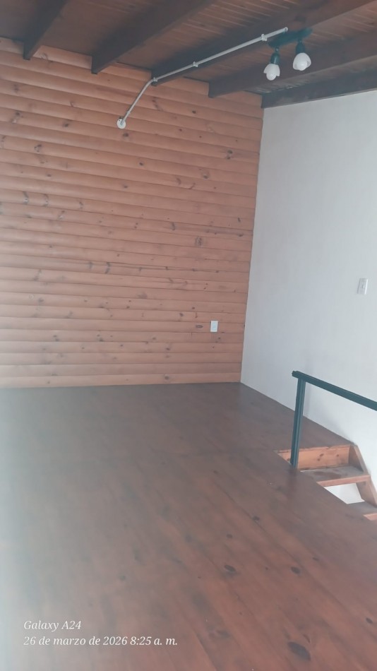 DEPARTAMENTO EN PRIMER PISO POR ESCALERA, TIPO LOFT. ALQUILER. A UNA CUADRA DE LA AVENIDA MONTEVERDE