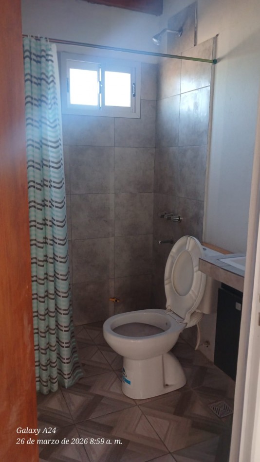 DEPARTAMENTO EN PRIMER PISO POR ESCALERA, TIPO LOFT. ALQUILER. A UNA CUADRA DE LA AVENIDA MONTEVERDE