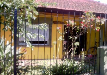 CASA EN VENTA, BURZACO. A CUADRAS DE AV. ESPORA