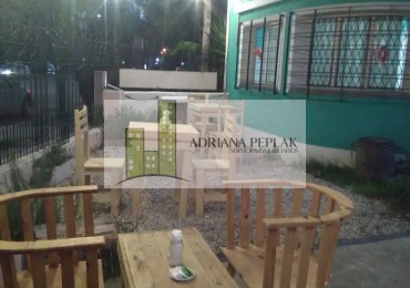 CASA EN VENTA, ADROGUE, EXCELENTE UBICACION